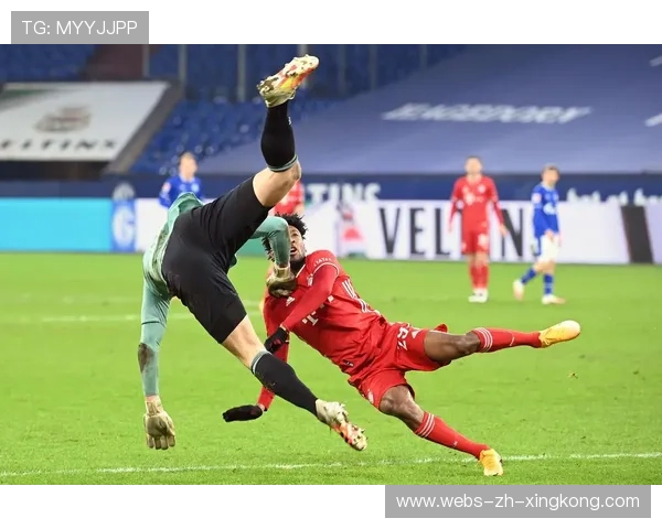 德甲拜仁外线调动形成优势，门前攻势锐不可当