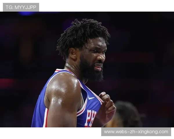 恩比德低位背打得分，费城把禁区打穿